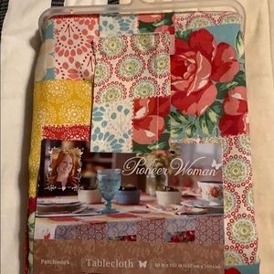 The Pioneer woman tablecloth 60/102 in